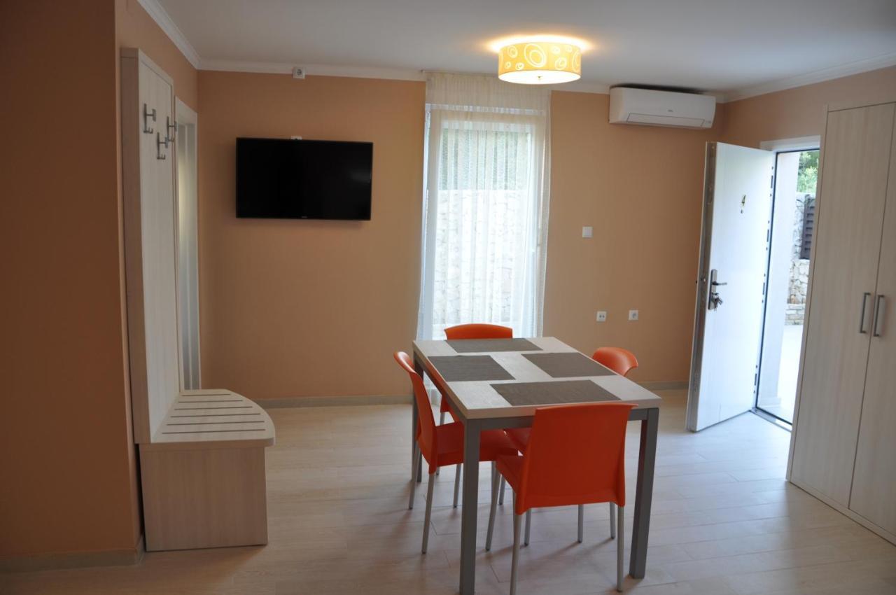Apartments Prestige ペトルチャネ エクステリア 写真
