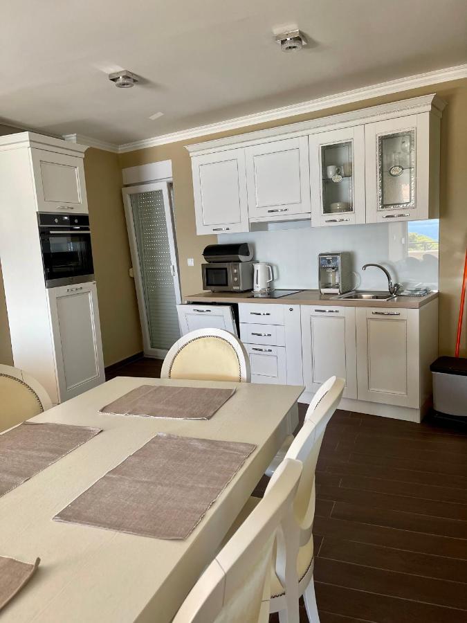 Apartments Prestige ペトルチャネ エクステリア 写真