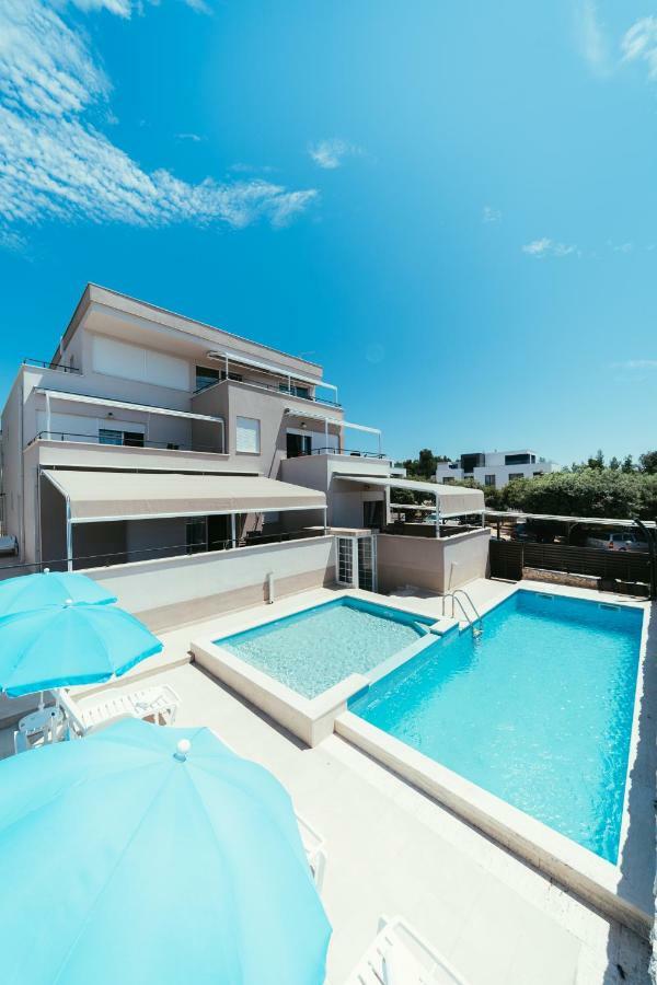 Apartments Prestige ペトルチャネ エクステリア 写真