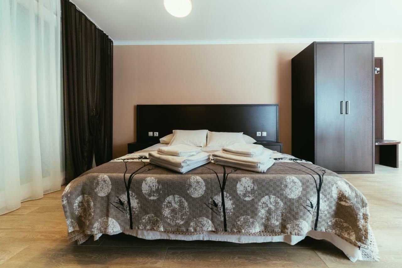 Apartments Prestige ペトルチャネ エクステリア 写真