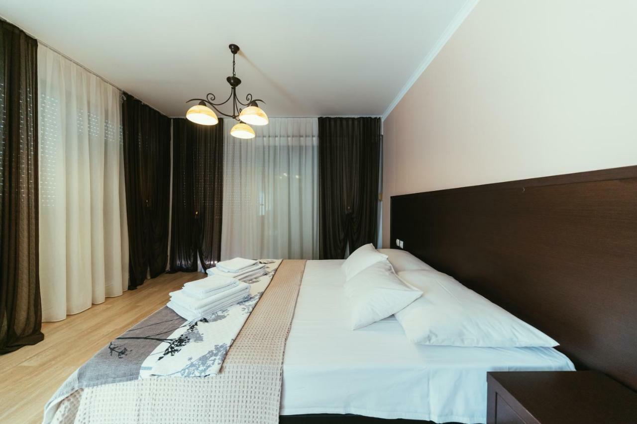 Apartments Prestige ペトルチャネ エクステリア 写真