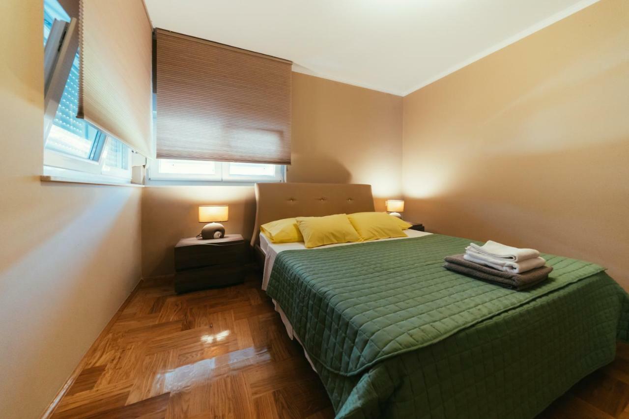 Apartments Prestige ペトルチャネ エクステリア 写真
